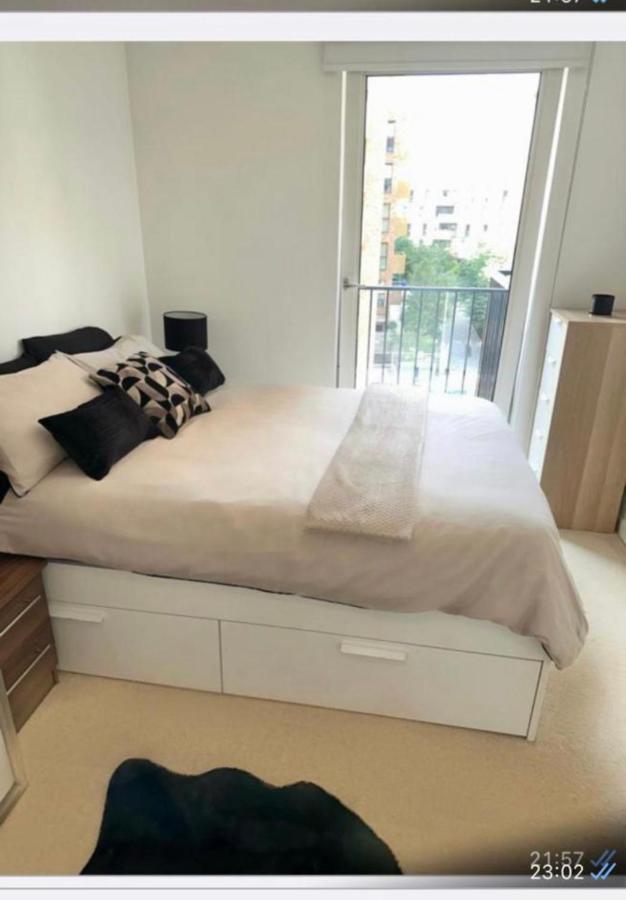 Luxury One Bedroom Apartment Londra Esterno foto